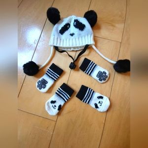 PANDA HAT AND PAW SOCK SET